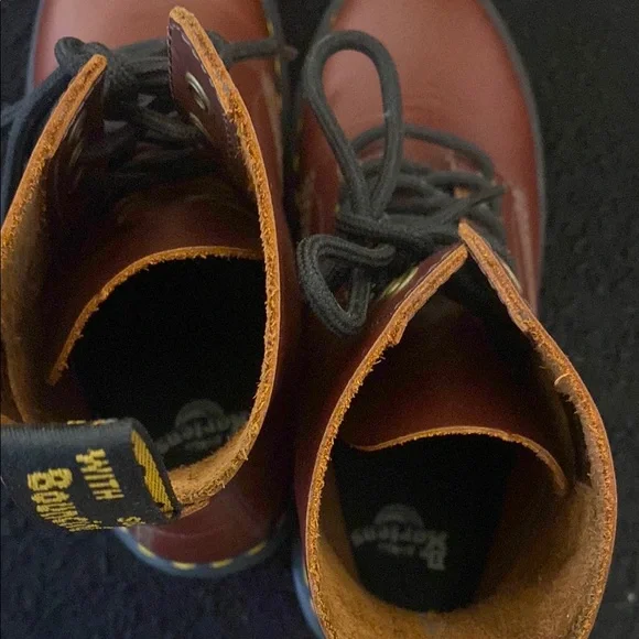 Dr. Martens Women's Brown Leather Boots, 💯 Authentic , like new! - Picture 3 of 9